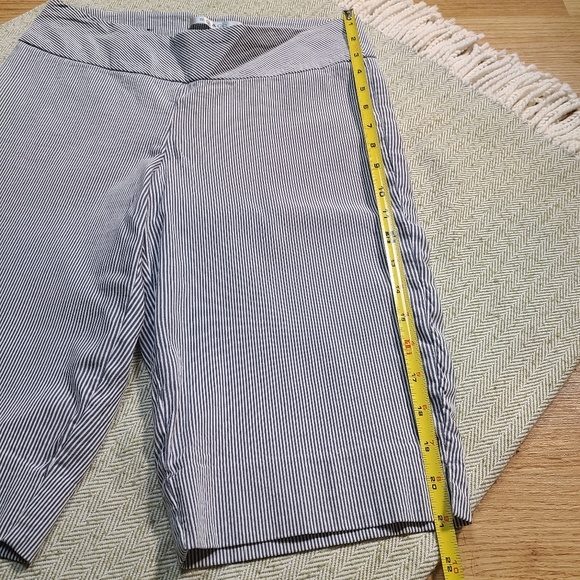 S.C. & Co Women's Striped Blue White Bodycon Casual Knee Lenght Short size 6 - Picture 11 of 12
